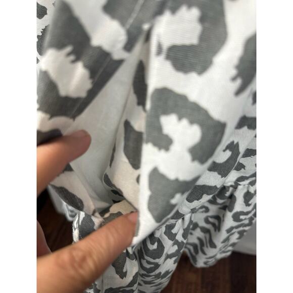 Very J Dress Linen Blend Leopard Print Gray White Size Large Flutter Sleeve - Picture 8 of 10